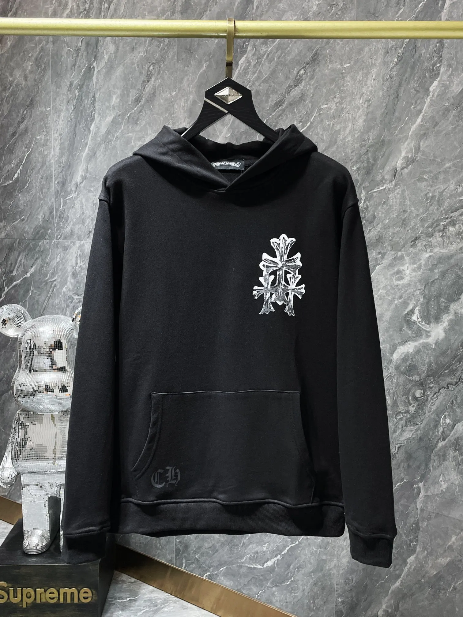 P246 Chrome Hearts Autumn and Winter 2025 Counter Synchronization ❤️ Chrome Sanskrit hooded sweatshirt High version embroidery ➕ Leather version Improved customized version 1:1 high-weight high-quality fabric 🌈Recommended colors: white black 🌈 Size: S, M, L, XL